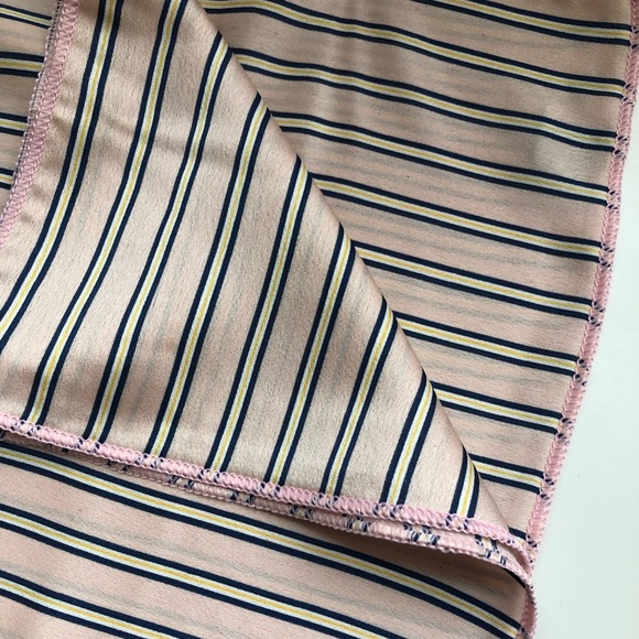⭐️1LEFT - Striped silky satin-like scarf - Picture 2 of 6